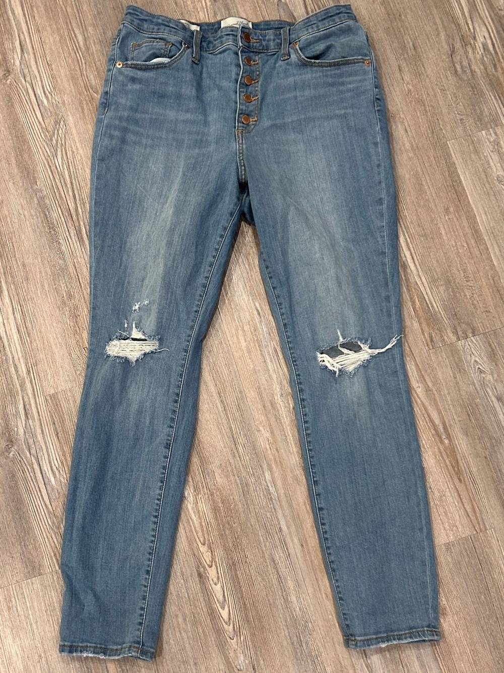 Universal Thread High-Rise Distressed Light Blue Jeans